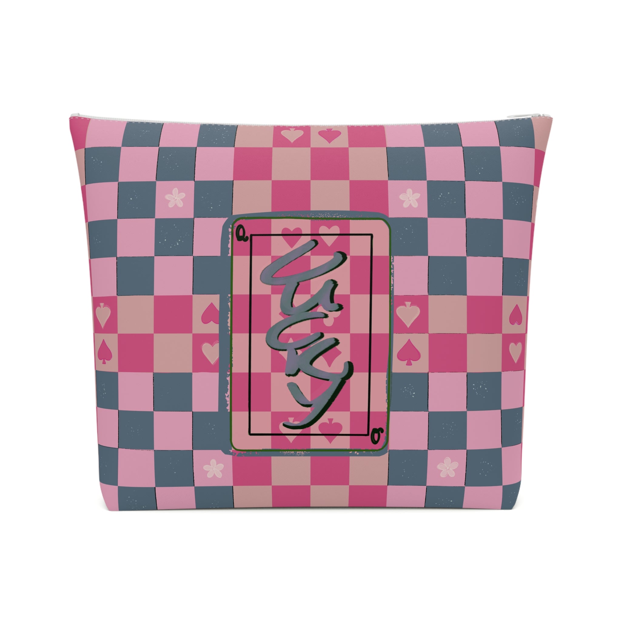 Vibrant checkered pouch with hearts &amp; clovers in a cotton drill finish. | Bunte Kosmetiktasche mit Retro-Muster und Symbolen für Glück.