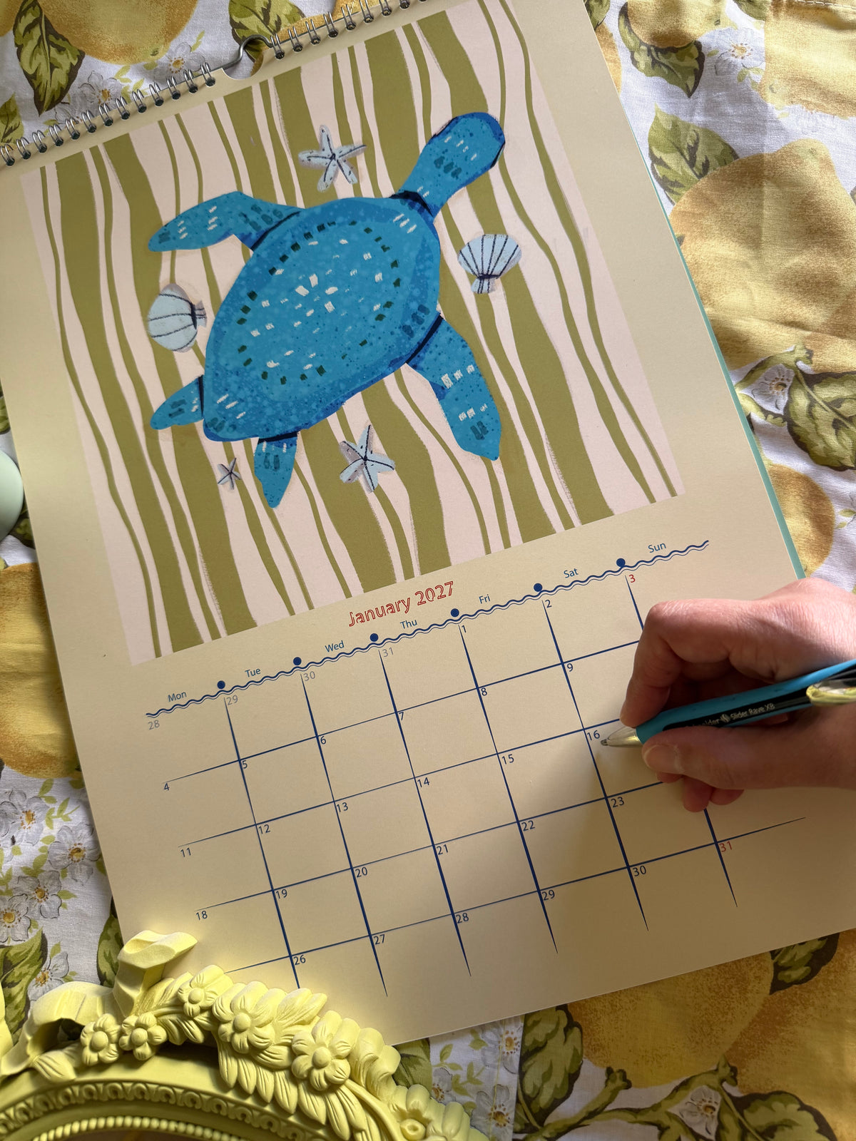 Coastal Days – Illustrated Wall Calendar 2026–2027